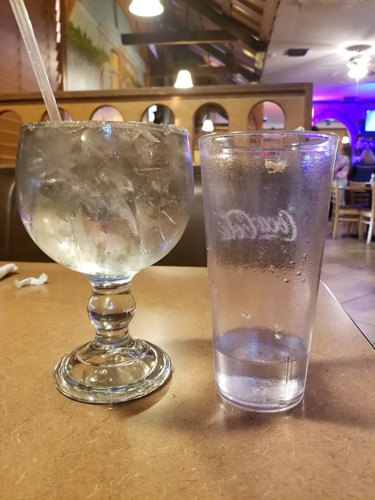 Jumbo 32oz Margarita Completely Filled from a 16oz Glass of Water with Water Left Over
